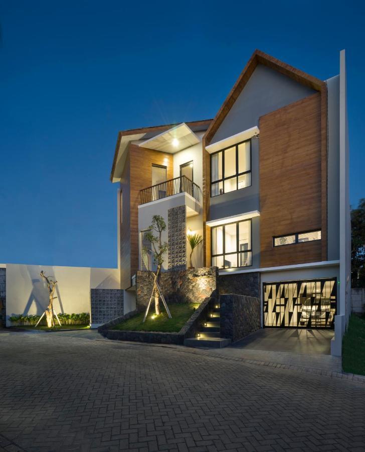 Gaia Lodge The Kusuma Hill Batu - Malang エクステリア 写真